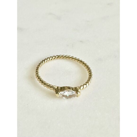 Marquise cubic zirconia twisted ring size 6 - Picture 4 of 4